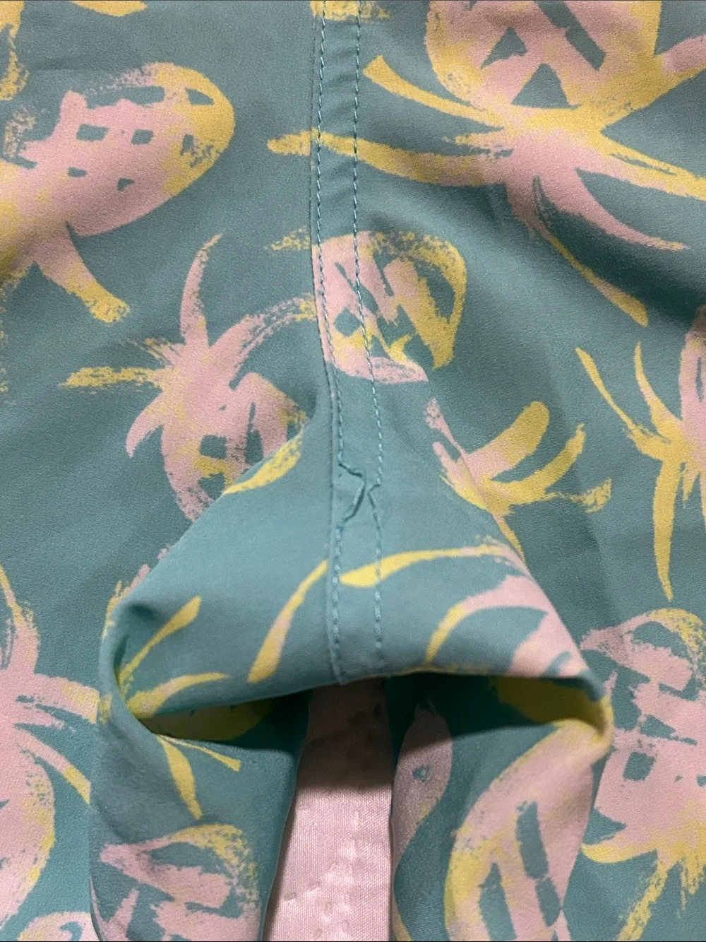 CHUBBIES Swim Trunks • bright teal w/ neon yellow & white Pineapple print SZ: L